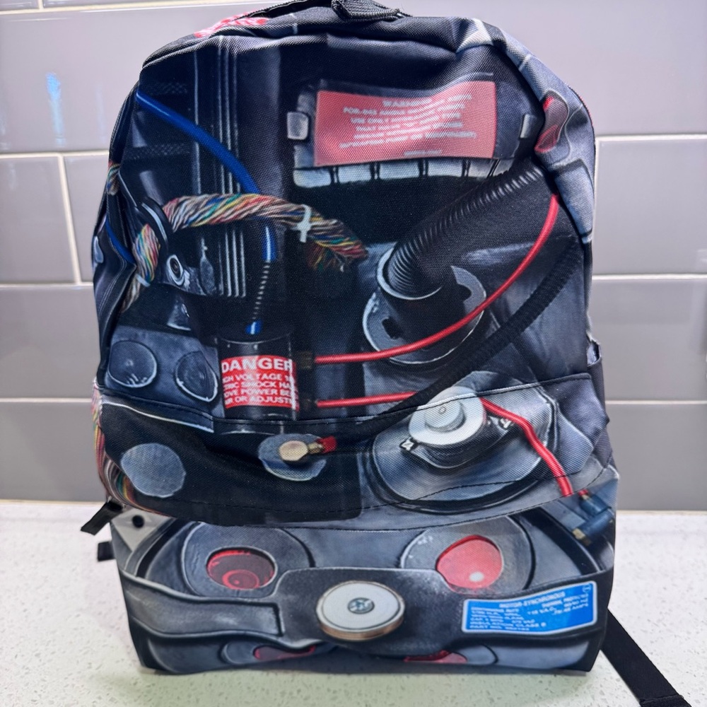Kids / teen Graphic Print Backpack NWOT - Picture 4 of 16